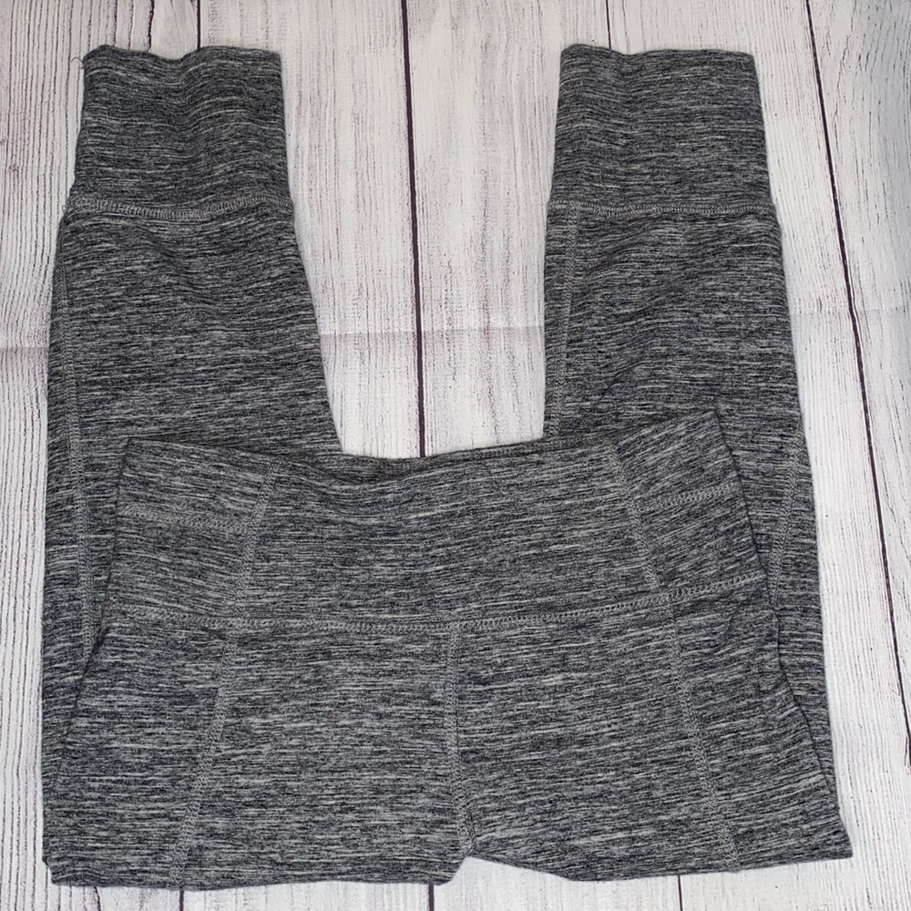 Calvin Klein Thick Grey Capri Leggings Size Small